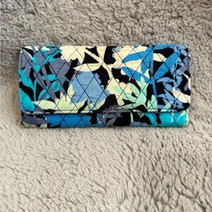 Vera Bradley retired camofloral quilted trifold wallet